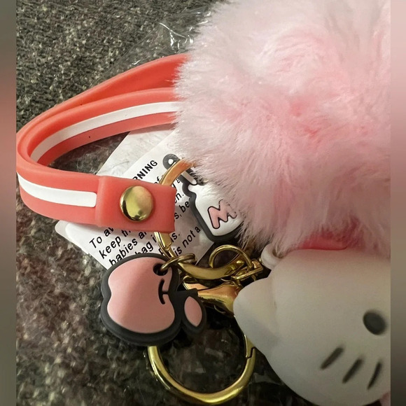 NWT Hello Kitty Keychain - Picture 3 of 6